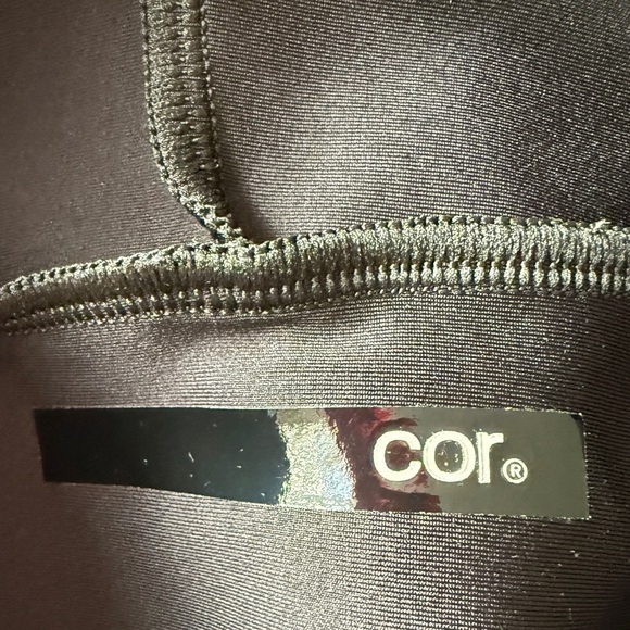 Cor By UltraCor Long Sleeve Hooded Leopard Print Maroon and Black Athletic - Picture 4 of 6